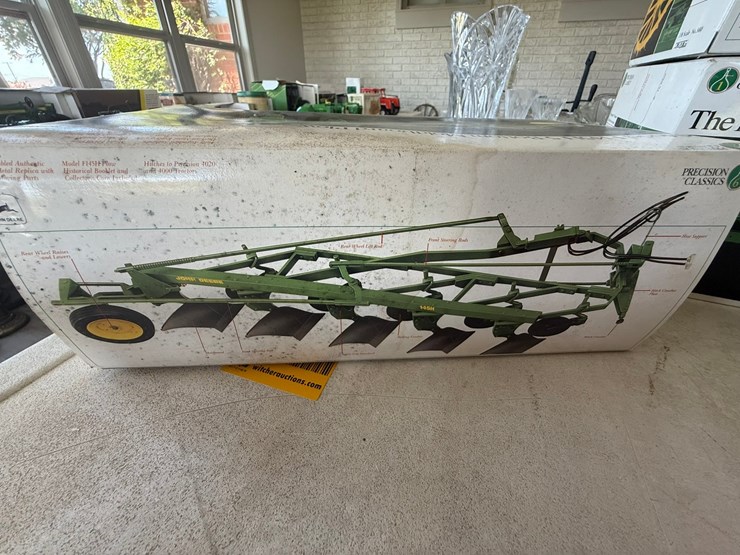 john-deere-f145h-image-10