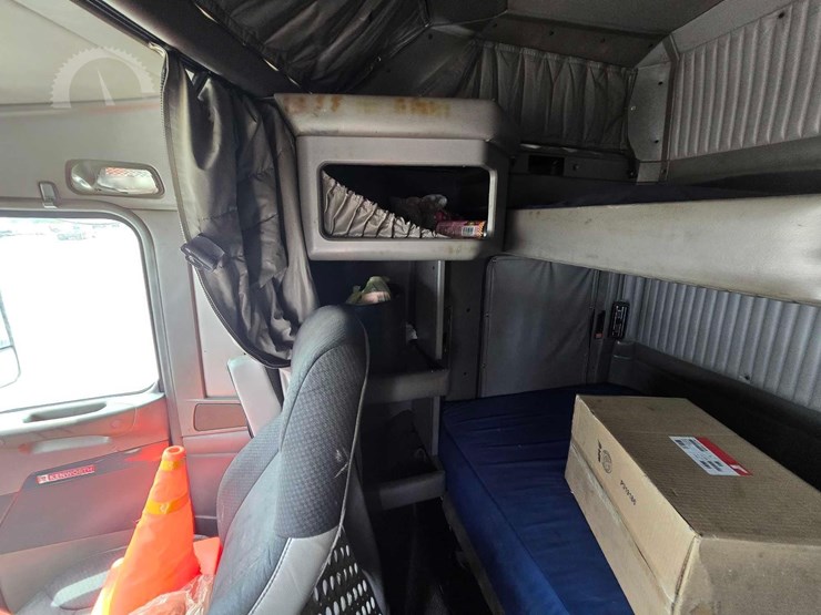 2009-kenworth-t660-image-16
