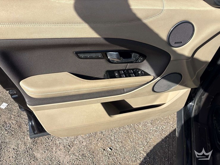 2016-land-rover-range-rover-image-11