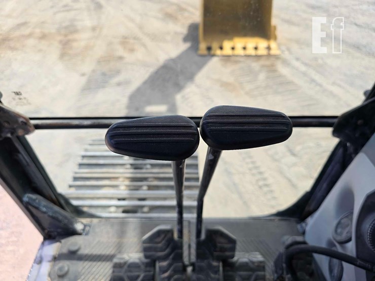 2020-caterpillar-336-image-15