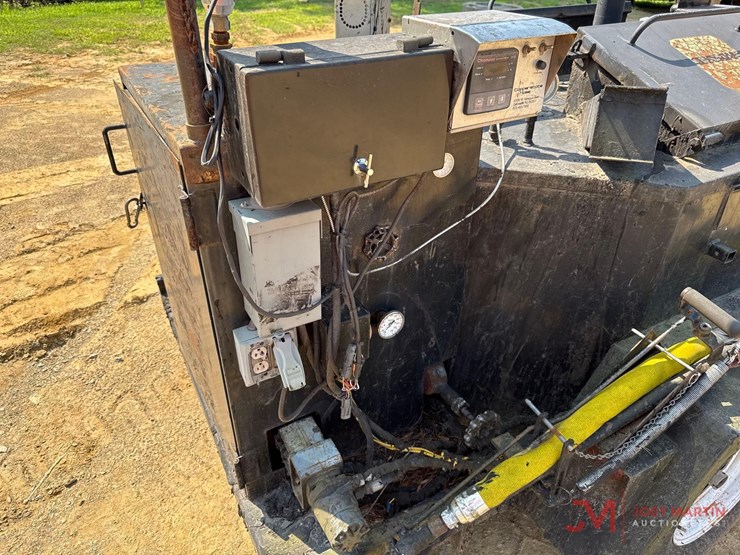 2002-garlock/cimline-trailer-crackfill-machine-image-11