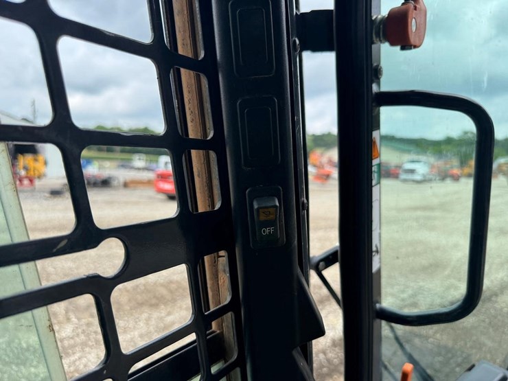 2021-bobcat-t770-image-25