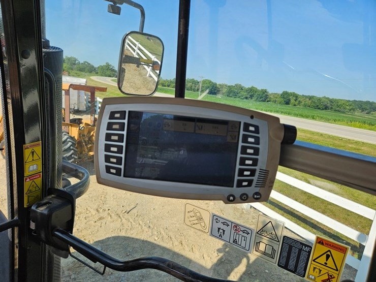 massey-ferguson-7624-image-48