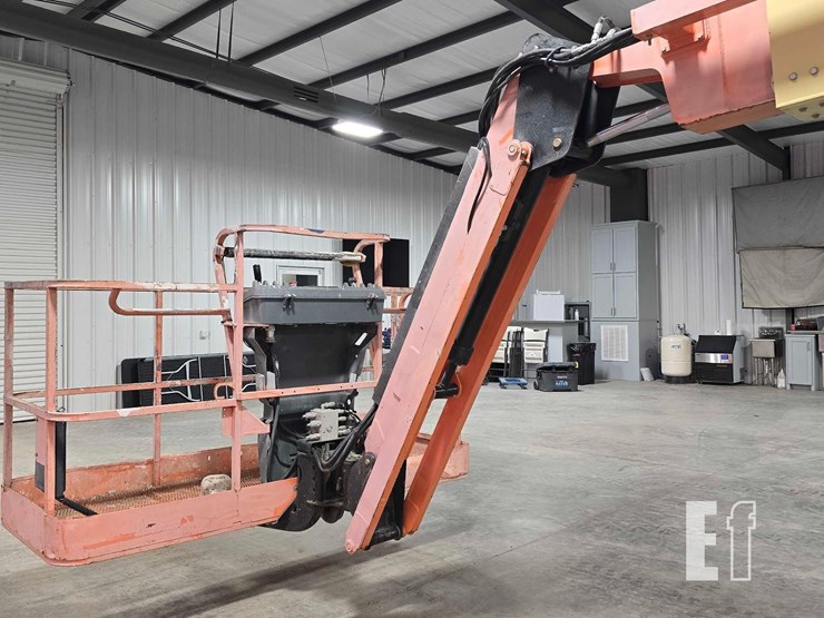 2016-jlg-800aj-image-18