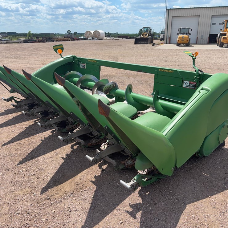 2009 JOHN DEERE 606C