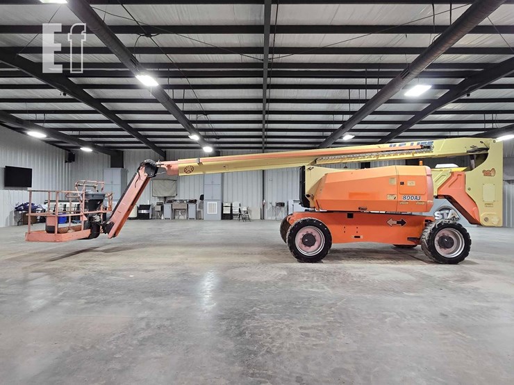 2016-jlg-800aj-image-5