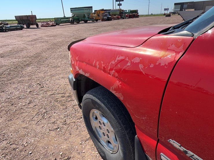 2001-chevrolet-silverado-1500-image-19