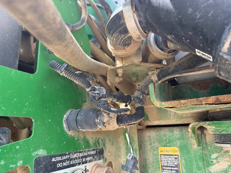 2016-john-deere-r4038-image-16