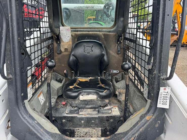 2015-bobcat-s530-image-16