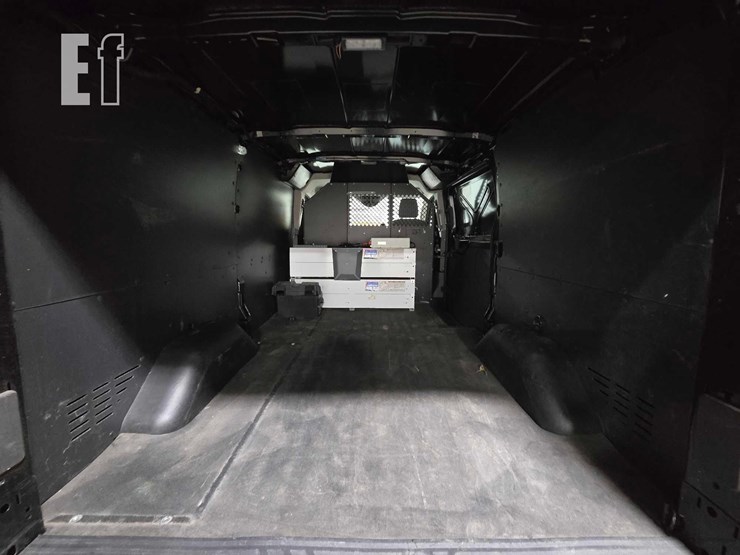 2015-ford-transit-image-18