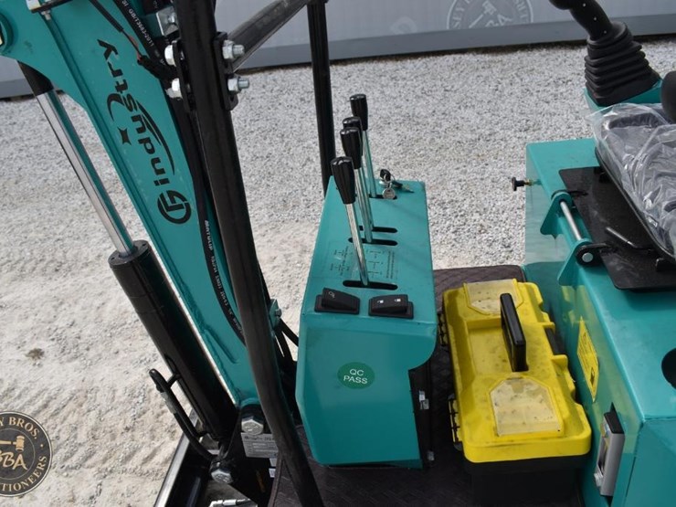 cfg-mini-excavator-45618-image-12