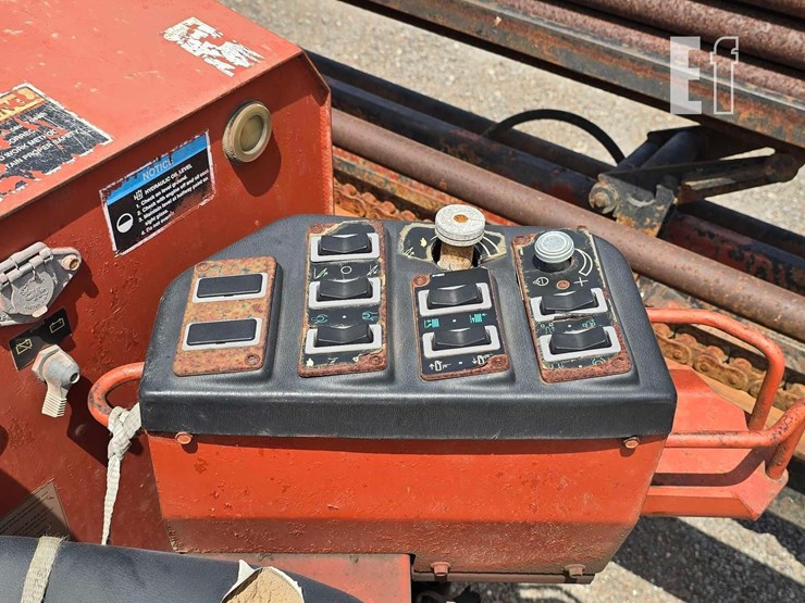 1999-ditch-witch-jt1720-image-11