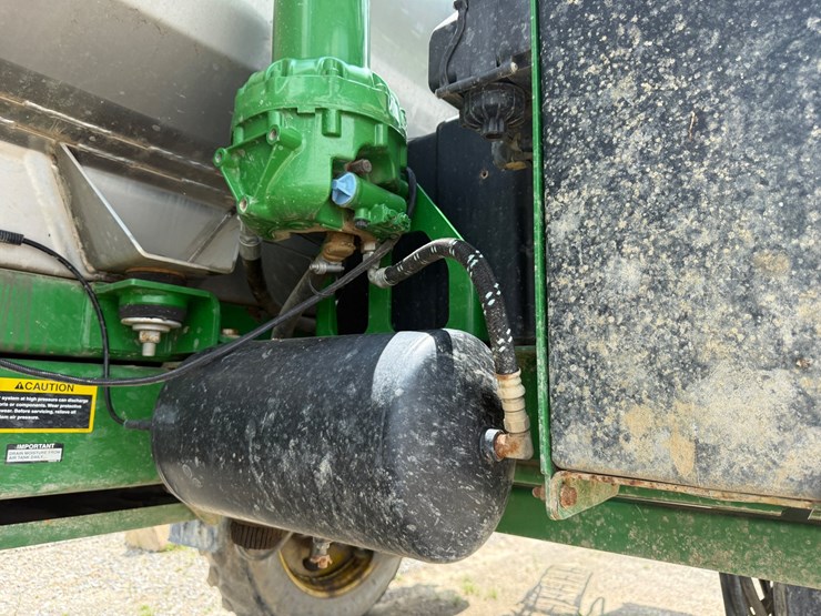 2016-john-deere-r4038-image-55