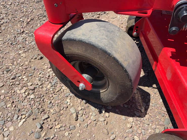 gravely-992267-zero-turn-mower-image-9