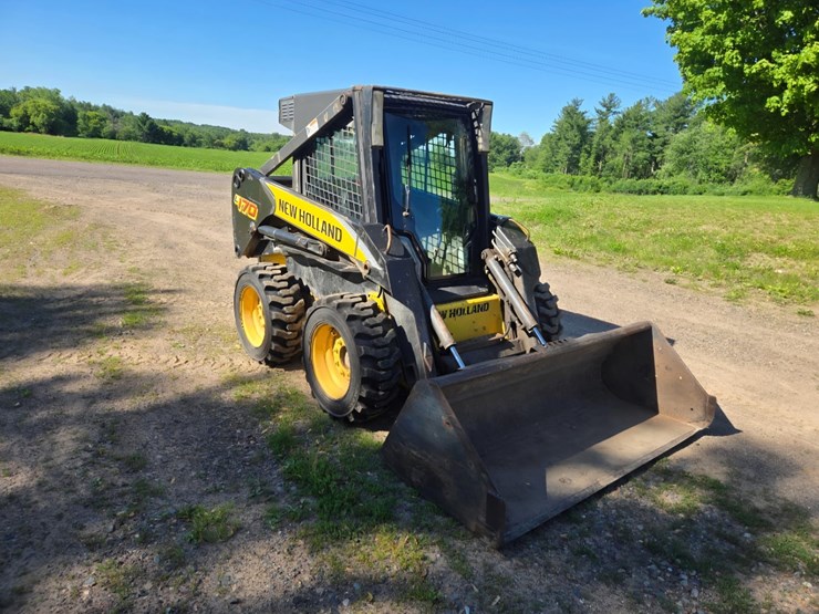 new-holland-l170-image-3