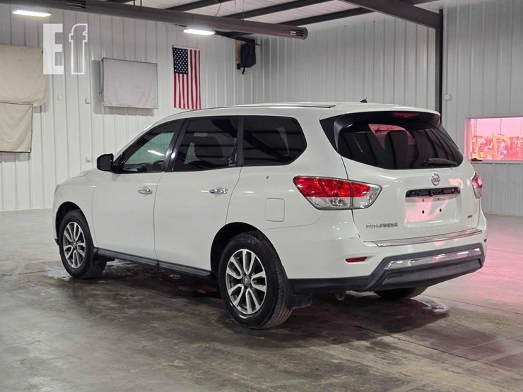 2013-nissan-pathfinder-image-4