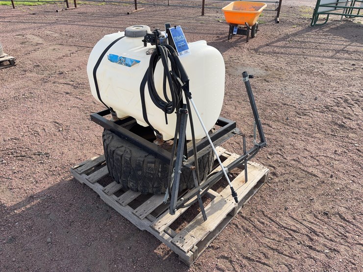 master-manufacturing-utv-sprayer-image-3