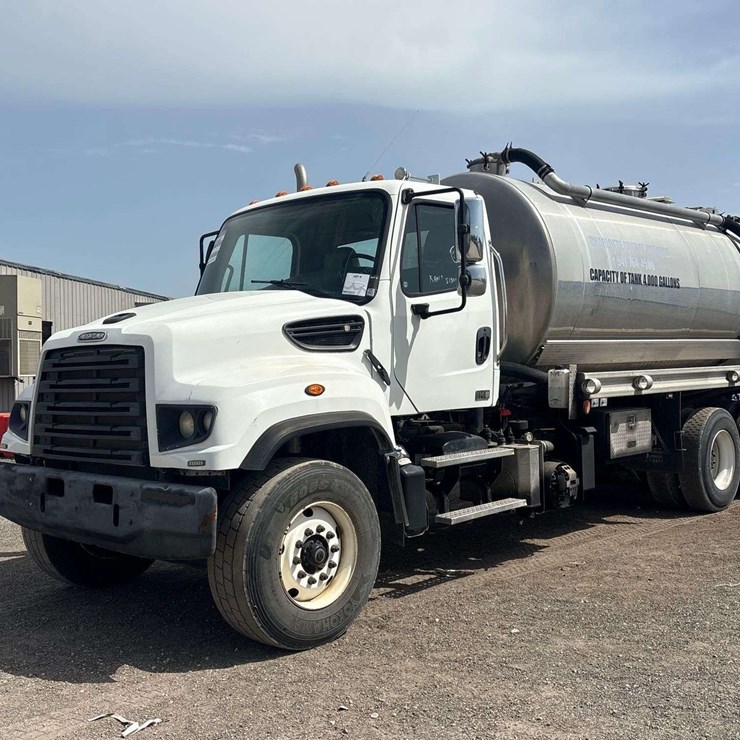 2014 FREIGHTLINER 114SD