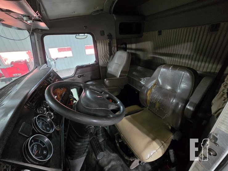 2005-kenworth-t800-image-9
