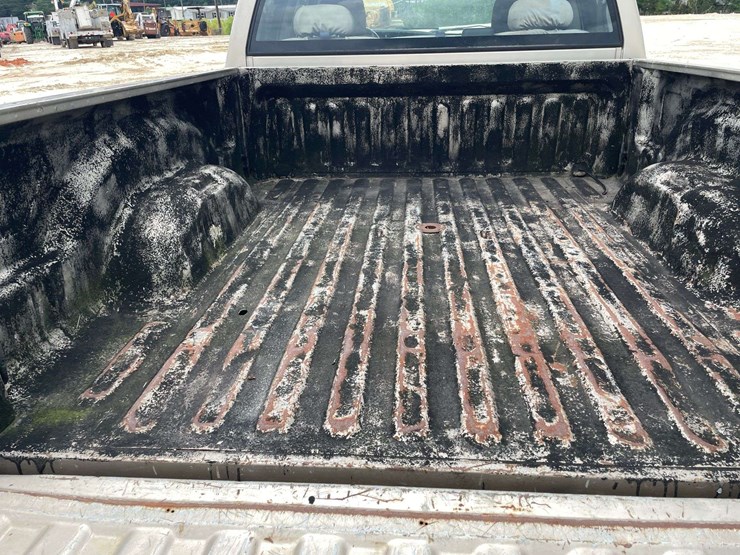2004-dodge-ram-2500-image-15