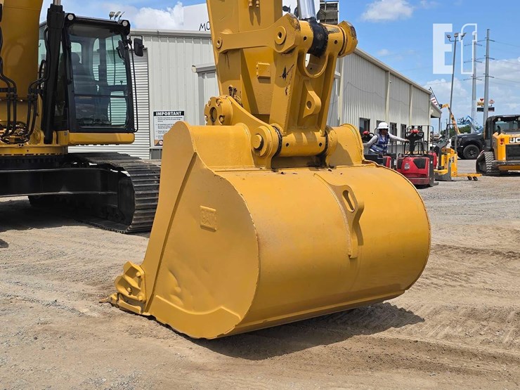 2020-caterpillar-336-image-12