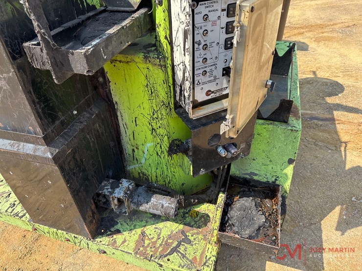 2017-cimline-m-2-melter-with-pmg-magnum-crackfill-machine-image-12