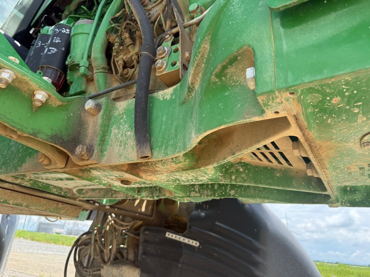 2016-john-deere-r4038-image-40