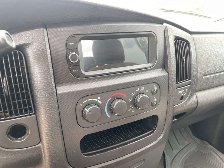 2004-dodge-ram-2500-image-12