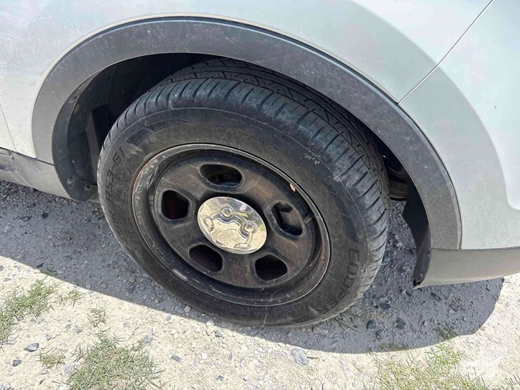 2013-ford-explorer-image-24
