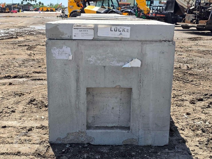 qty.-(6)-precast-concrete-utility-vaults-image-3
