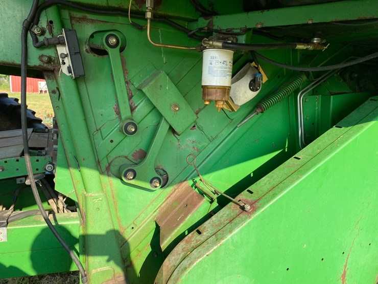john-deere-9600-4x4-combine-image-54
