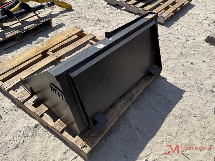 mtl-42"-mini-skid-steer-bucket-image-3