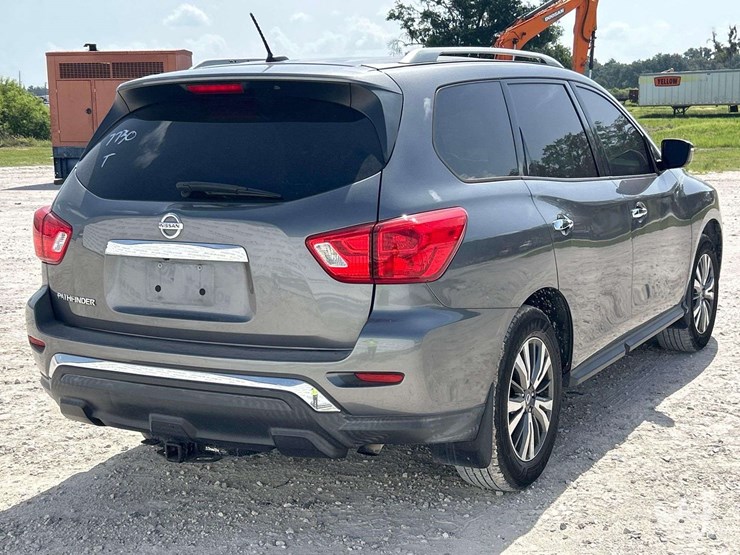 2018-nissan-pathfinder-image-3