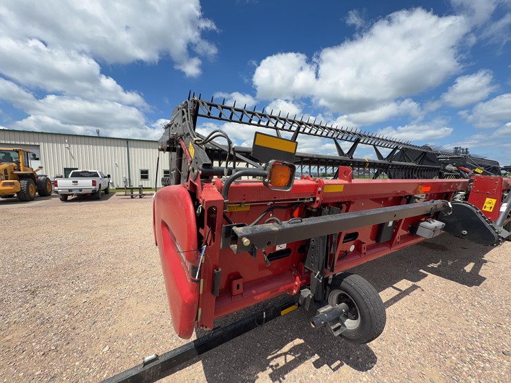 2014-case-ih-3162-image-27