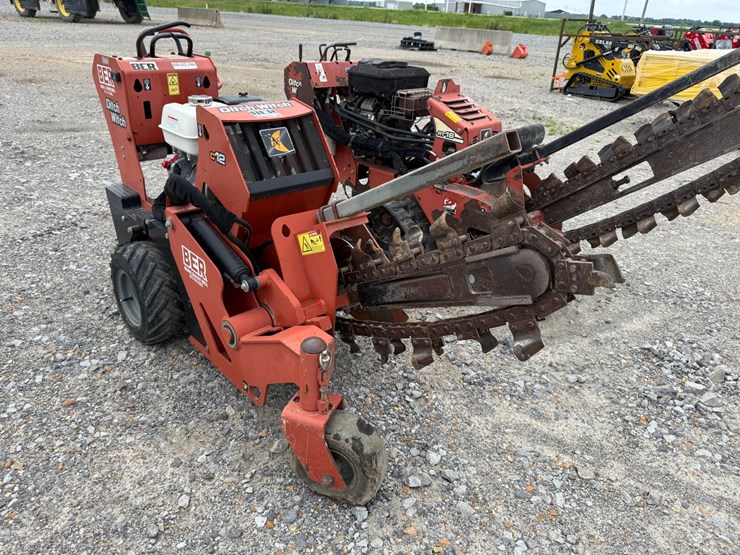 ditch-witch-c12-image-2