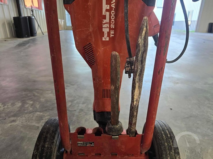 2019-hilti-te2000-avr-30-39-lb-electric-breaker-image-5