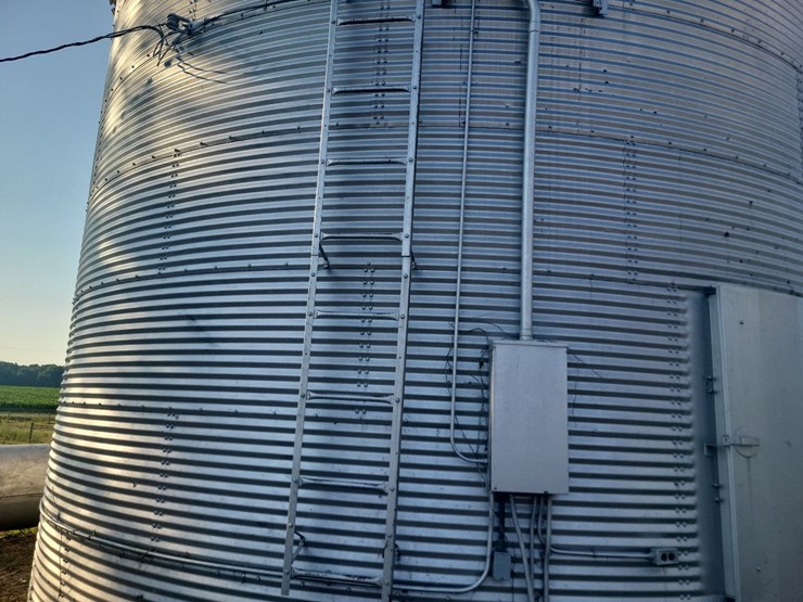 grain-bin---closest-to-road-image-11