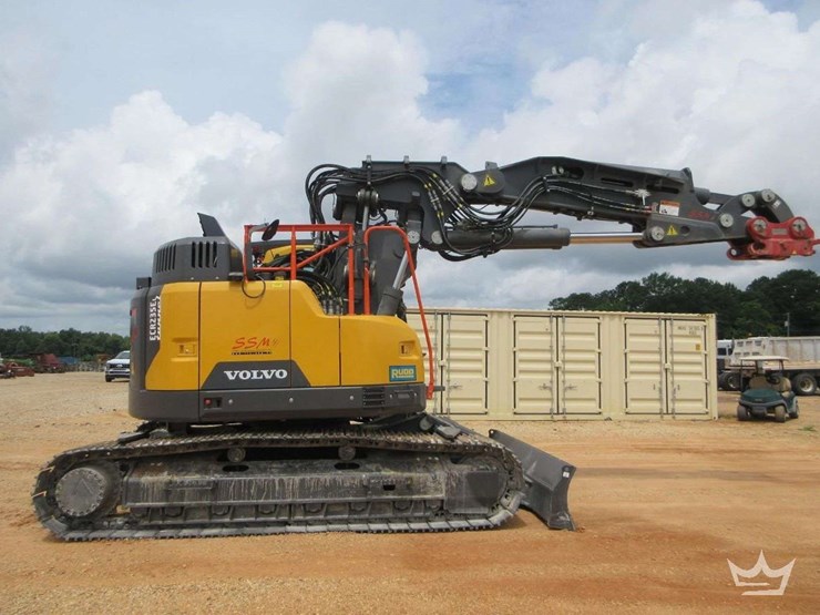 2025-volvo-ecr235e-tunnel-boom-hydraulic-excavator-image-7