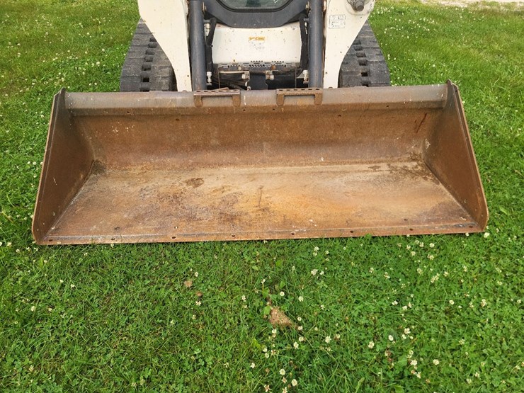 2016-bobcat-t590-skid-loader-image-32