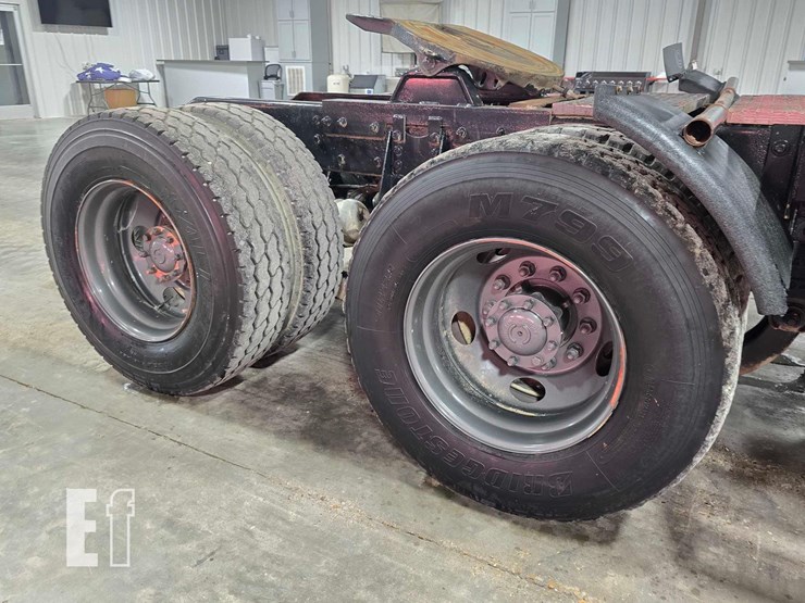 2005-kenworth-t800-image-32