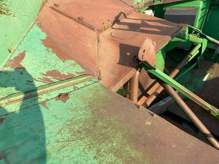 john-deere-9600-4x4-combine-image-74