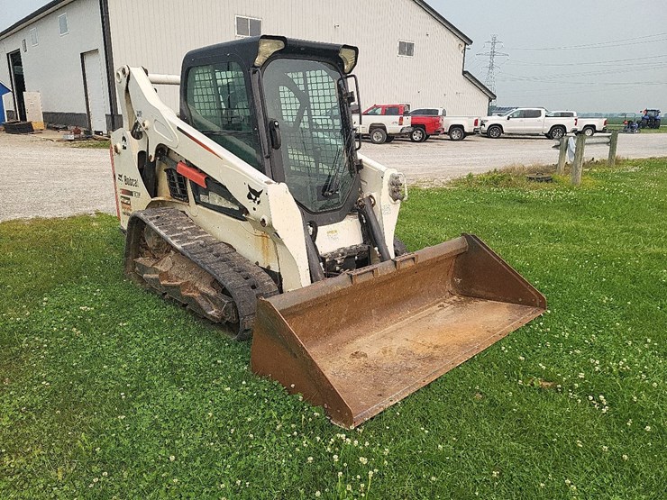 2016-bobcat-t590-skid-loader-image-7