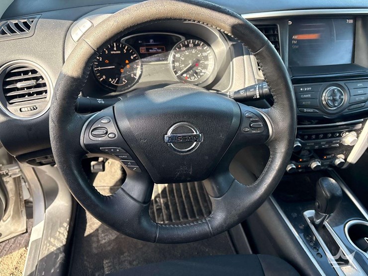 2017-nissan-pathfinder-image-13