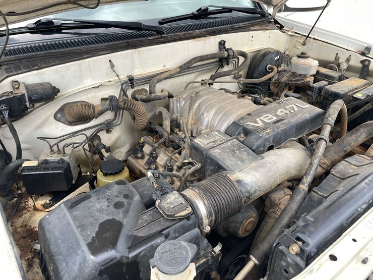 2004-toyota-tundra-image-8