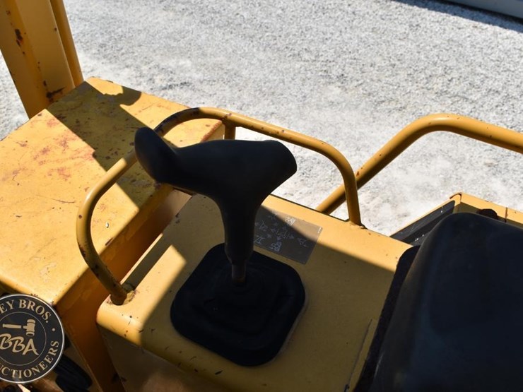 1988-caterpillar-d4c-xl-image-31