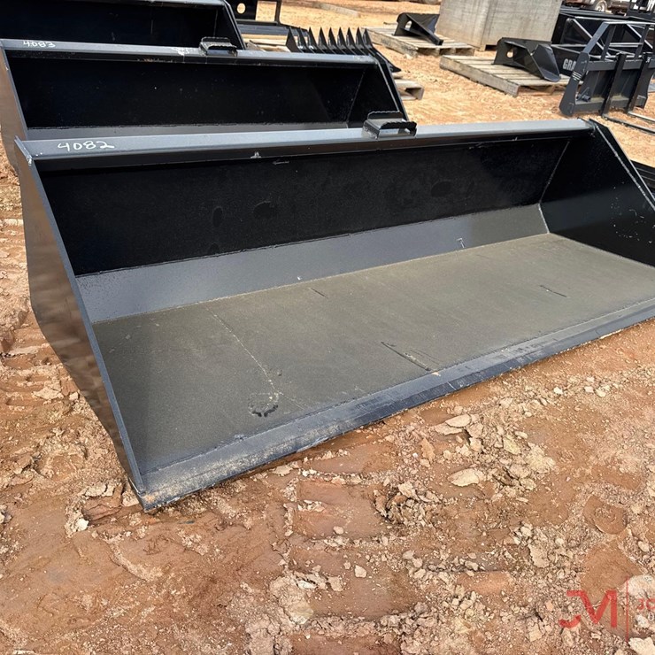 NEW / UNUSED 90" SMOOTH BUCKET SKID STEER ATTACHMENT