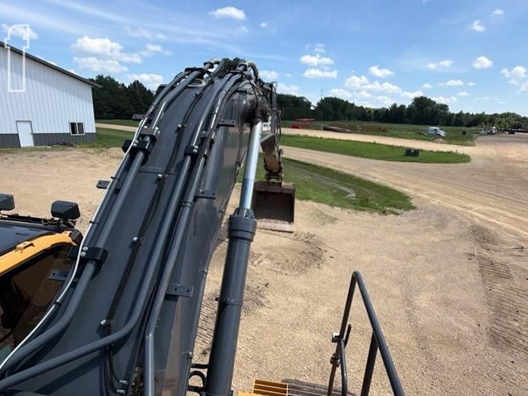 2015-deere-470g-lc-image-28