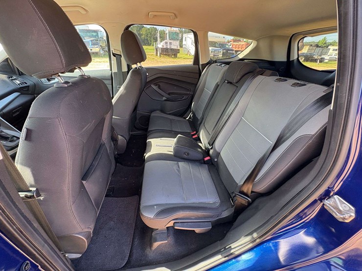 2015-ford-escape-se-image-18