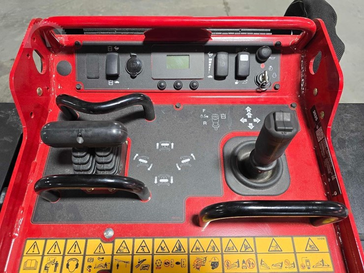 2026-toro-dingo-tx1000w-image-15