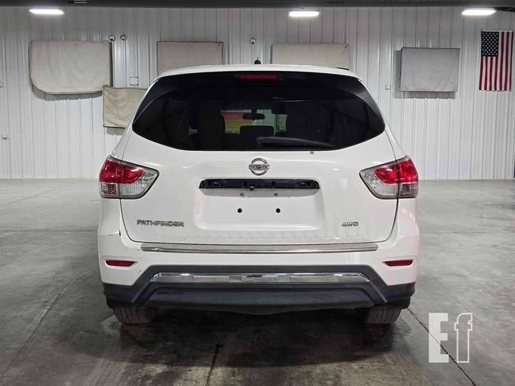 2013-nissan-pathfinder-image-8